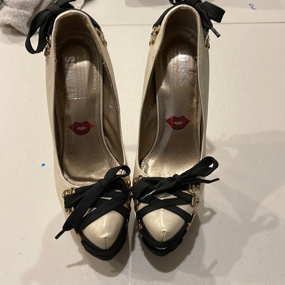 Size 8 women’s heels